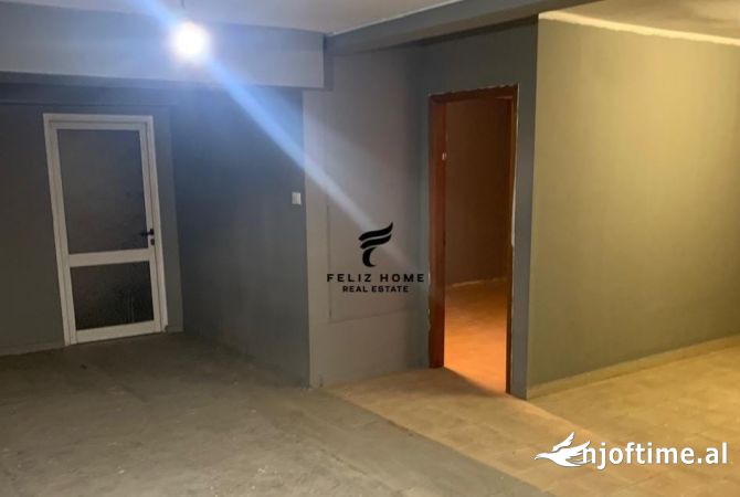 AMBIENT BIZNESI ME QERA 170 M2 ISH PARKU 750 EURO