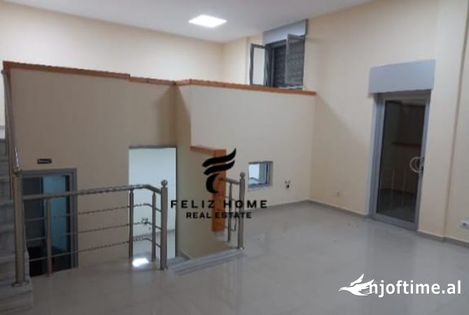 Ambiente Commerciale in Affitto 3+1 a Tirana - 700 Euro
