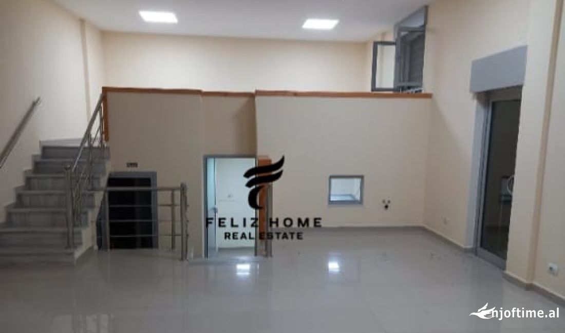 AMBIENT BIZNESI ME QERA 143 M2 SPITALI AMERIKAN 3 700 EURO