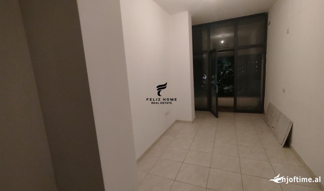 AMBIENT BIZNESI ME QERA 30 M2 ASTIR 400 EURO