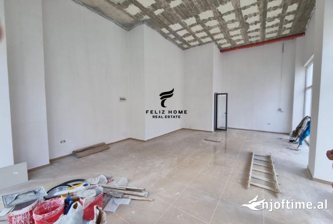 Ambiente Commerciale in Affitto 1+1 a Tirana - 1,500 Euro