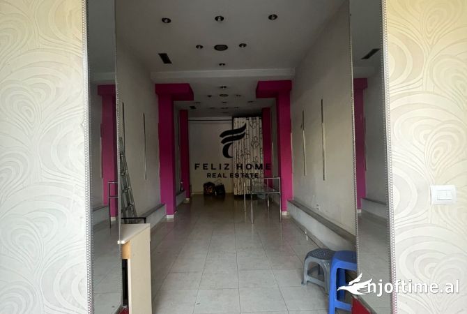 Ambiente Commerciale in Affitto 1+1 a Tirana - 1,300 Euro