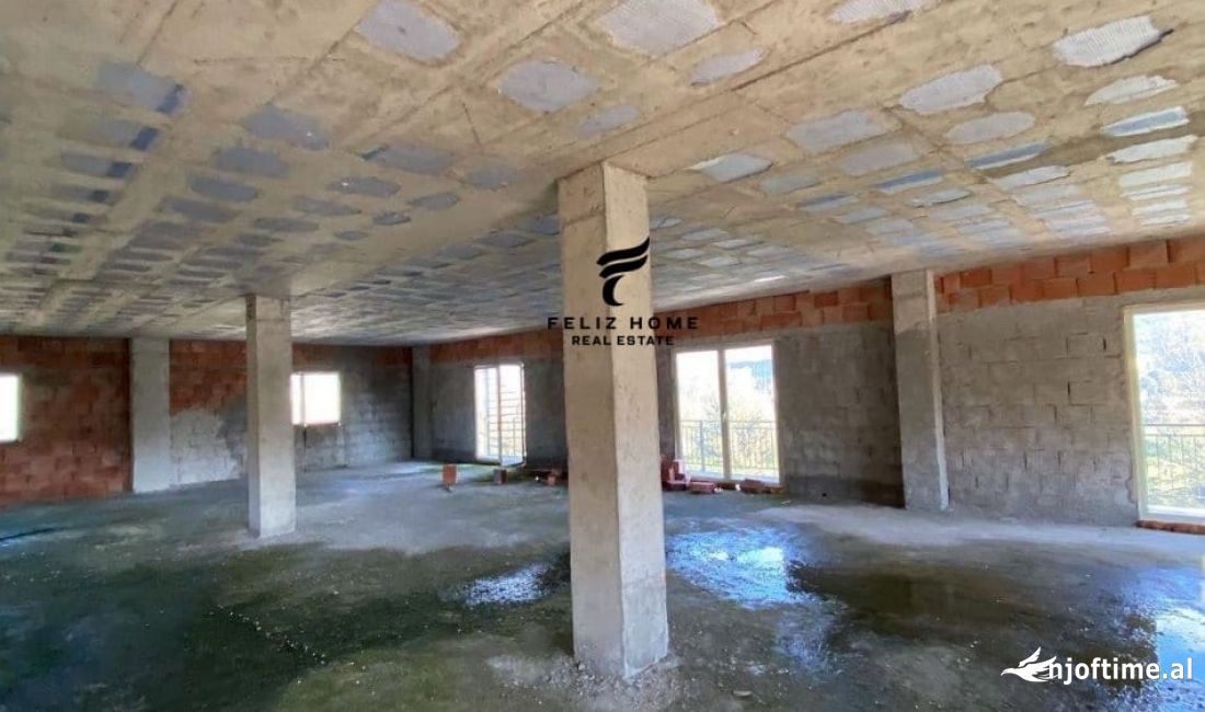 MAGAZINE EM QERA 600 M2 VORE 700 EURO