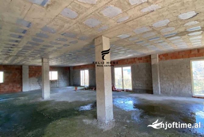 Ambiente Commerciale in Affitto 4+1 a Tirana - 700 Euro