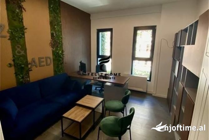 Ambiente Commerciale in Affitto 3+1 a Tirana - 900 Euro