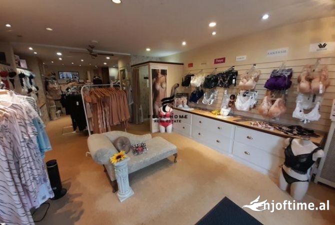 SHITET DYQAN 15 M2 BULEVARDI BAJRAM CURRI 150.000 EURO