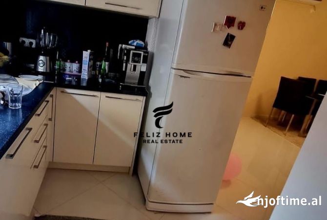 Shtepi me qera Apartament ne Tirane, 3+1, Mobilimi E mobiluar, Pagesa 1,000  Euro.