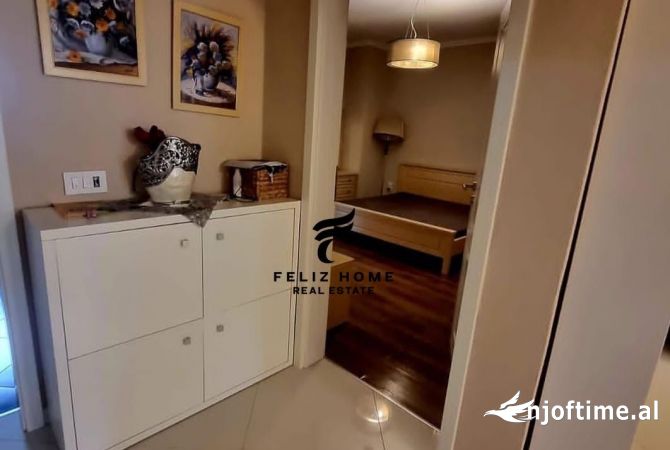 Shtepi me qera Apartament ne Tirane, 3+1, Mobilimi E mobiluar, Pagesa 1,000  Euro.