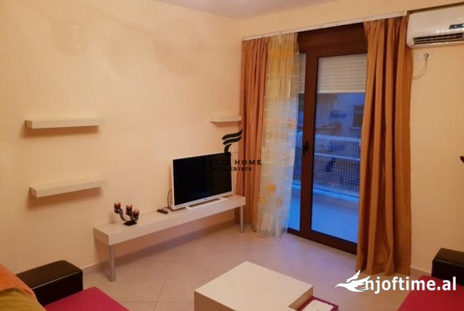 Shtepi me qera Apartament ne Tirane, 2+1, Mobilimi E mobiluar, Pagesa 700  Euro.