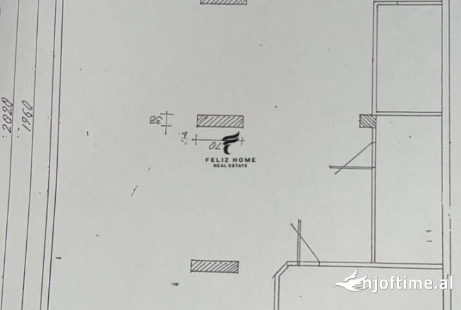 Ambiente Commerciale in Affitto 3+1 a Tirana - 4,500 Euro