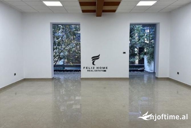 Ambiente Commerciale in Affitto 1+1 a Tirana - 1,000 Euro