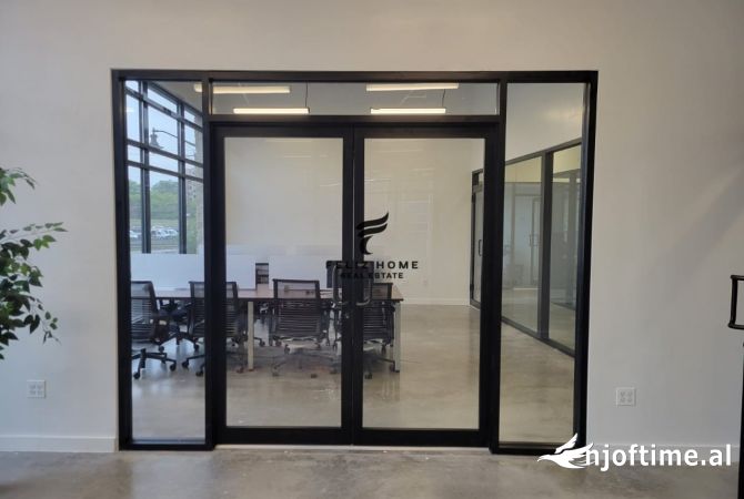 Ambiente Commerciale in Affitto 1+1 a Tirana - 1,500 Euro