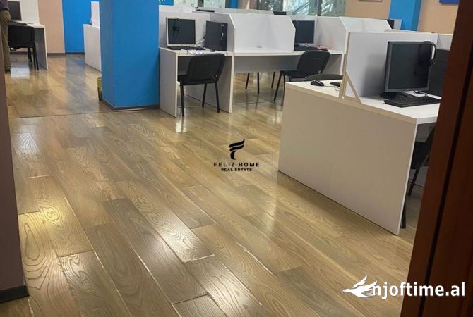 Ambiente Commerciale in Affitto 3+1 a Tirana - 3,000 Euro