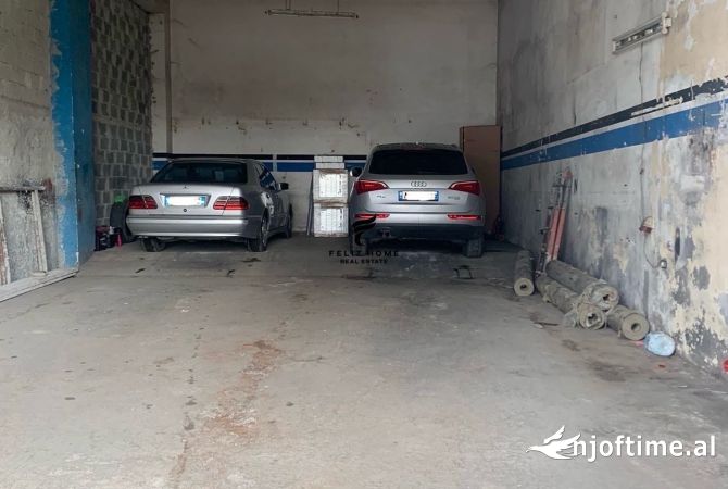 Ambiente Commerciale in Affitto 4+1 a Tirana - 700 Euro