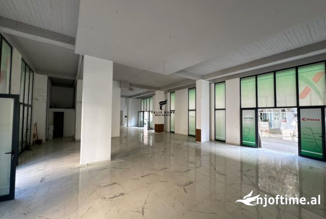 Ambiente Commerciale in Affitto 1+1 a Tirana - 2,700 Euro