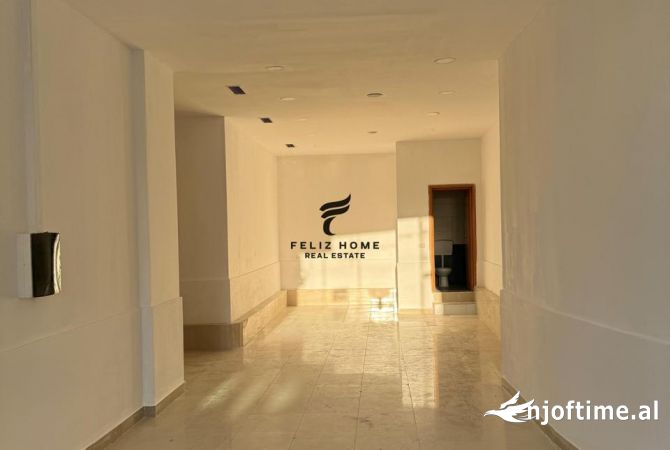 Ambiente Commerciale in Affitto 1+1 a Tirana - 80,000 Leke