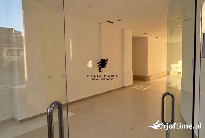 Ambiente Commerciale in Affitto 1+1 a Tirana - 80,000 Leke