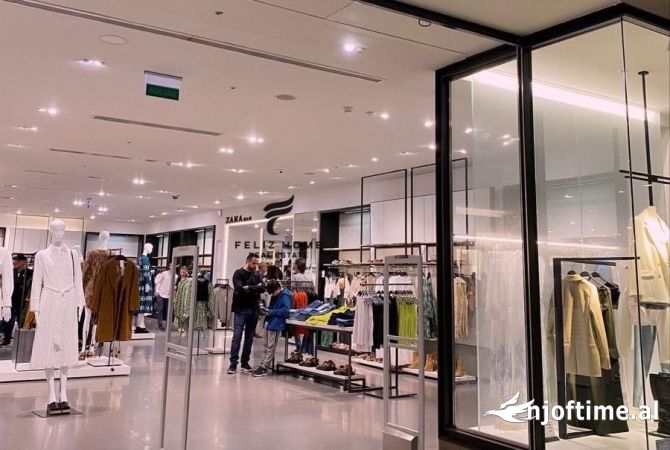 Ambiente Commerciale in Affitto 1+1 a Tirana - 7,000 Euro