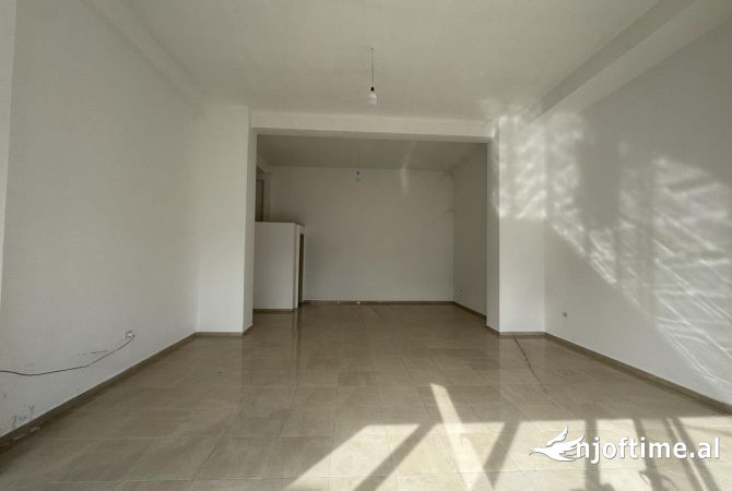 Business Property in Sale 3+1 in Tirana - 660,000 Euro