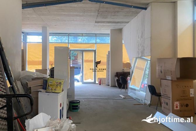 Business Property in Sale 3+1 in Tirana - 3,400,000 Euro