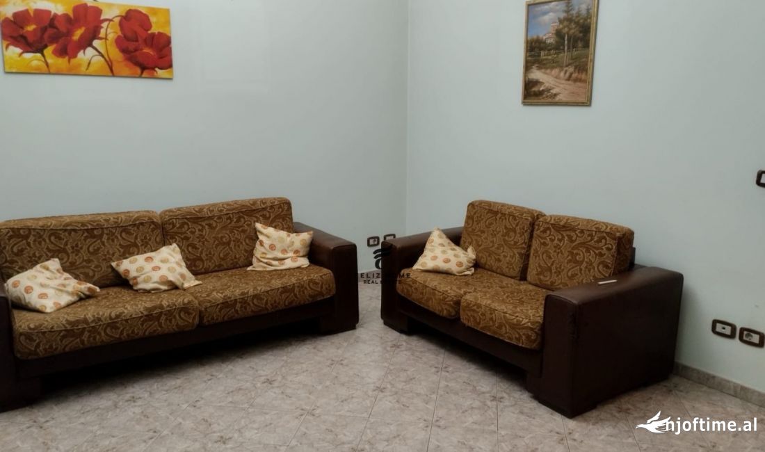 Shtepi me qera Apartament ne Tirane, 3+1, Mobilimi E mobiluar, Pagesa 600  Euro.