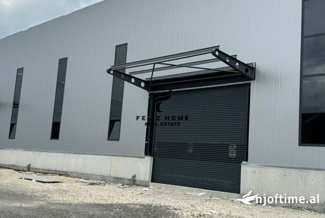 Ambiente Commerciale in Affitto 4+1 a Tirana - 5,000 Euro