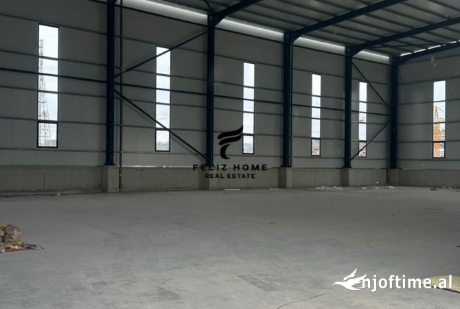 Ambiente Commerciale in Affitto 4+1 a Tirana - 5,000 Euro