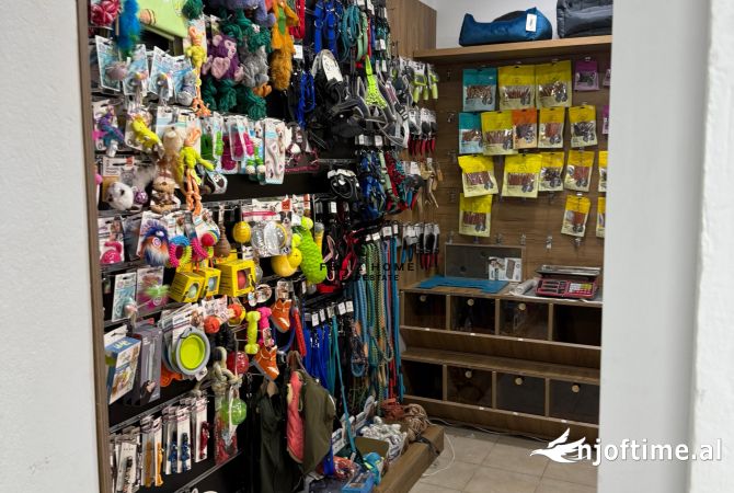 Ambiente Commerciale in Affitto 1+1 a Tirana - 80,000 Leke