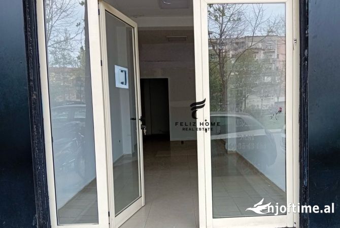 Ambiente Commerciale in Affitto 1+1 a Tirana - 40,000 Leke
