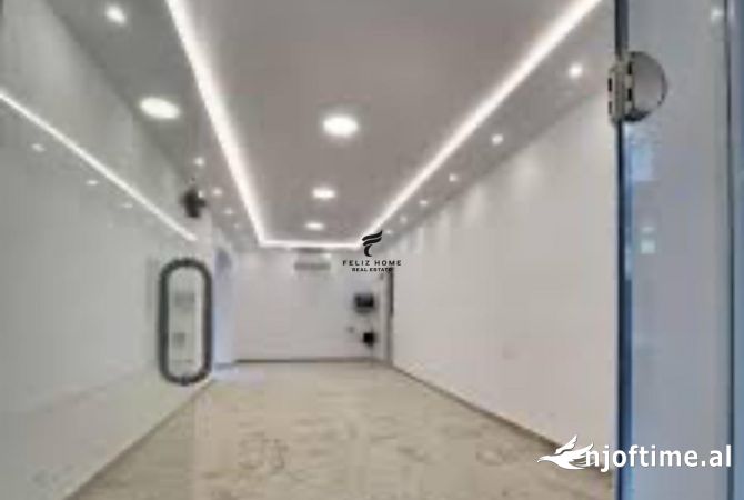 Ambiente Commerciale in Affitto 1+1 a Tirana - 1,000 Euro