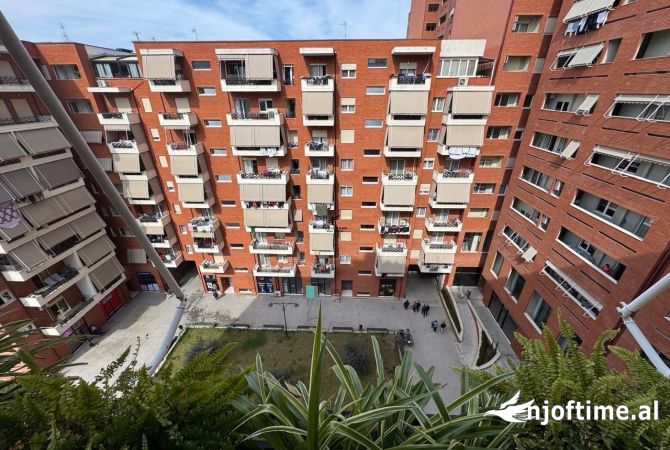 ZYRE ME QERA 55 M2 GOLDEN PARK 600 EURO