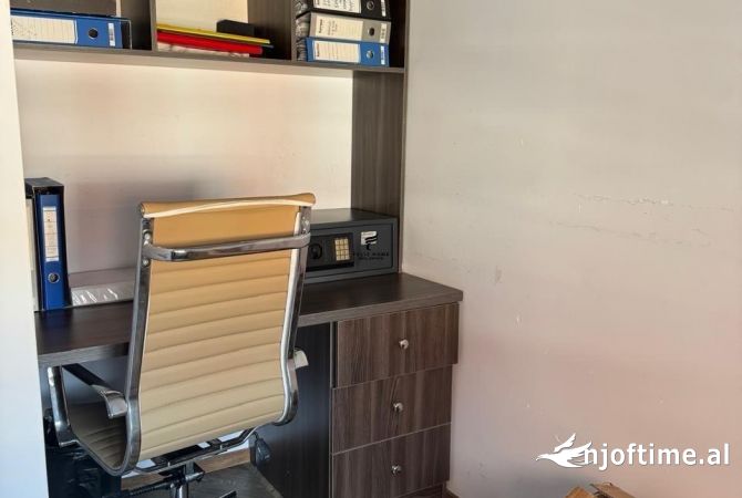 ZYRE ME QERA 55 M2 GOLDEN PARK 600 EURO