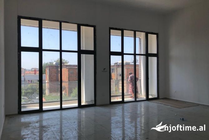 Ambient biznesi ne shitje 1+1 ne Tirane - 250,000 Euro