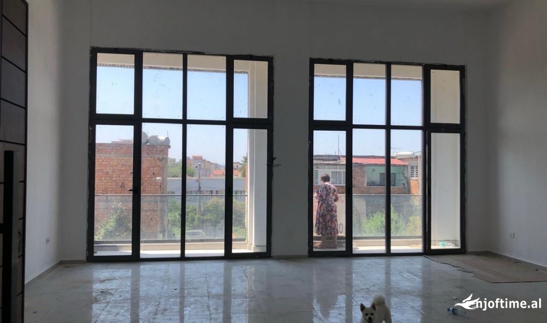 SHITET DYQAN 89 M2 XHAMLLIK 250.000 EURO