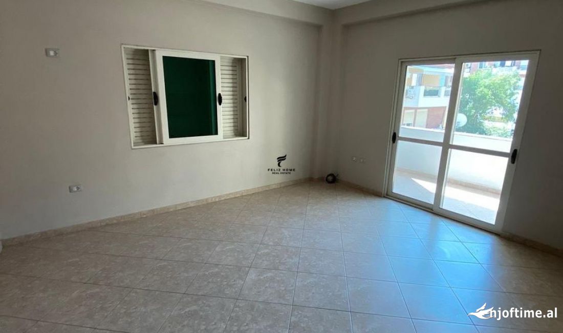 ZYRE ME QERA 250 M2 KODRA E DIELLIT 1.000 EURO