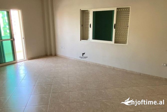 ZYRE ME QERA 250 M2 KODRA E DIELLIT 1.000 EURO