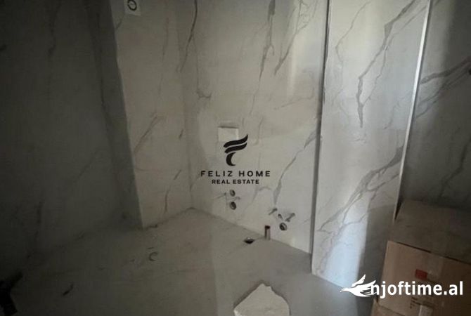 ZYRE ME QERA 81 M2 FUSHA E AVIACIONIT 600 EURO