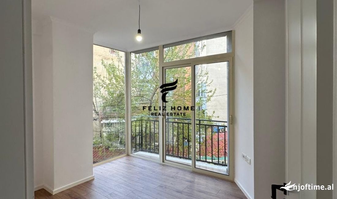 Shtepi ne shitje Apartament ne Tirane, 1+1, Mobilimi Pjeserisht e mobiluar, Pagesa 120,000  Euro.