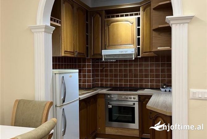 Shtepi me qera Apartament ne Tirane, 1+1, Mobilimi E mobiluar, Pagesa 600  Euro.