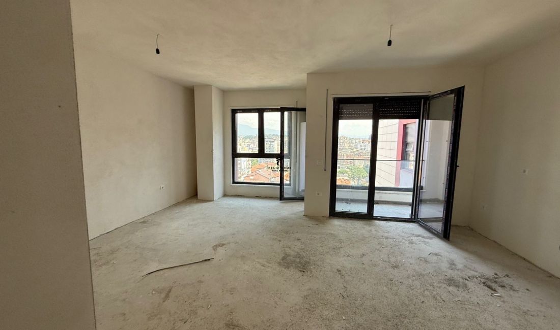 Shtepi ne shitje Apartament ne Tirane, 3+1, Mobilimi Bosh, pa mobiluar, Pagesa 365,000  Euro.