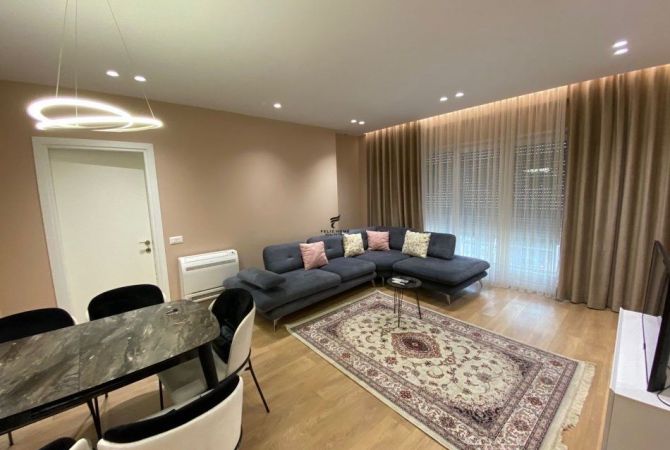 Shtepi me qera Apartament ne Tirane, 2+1, Mobilimi E mobiluar, Pagesa 800  Euro.