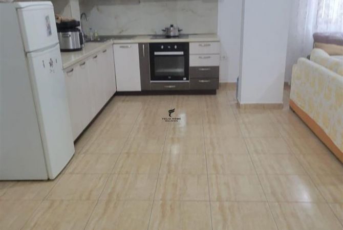 Shtepi ne shitje Shtepi Private ne Tirane, 3+1, Mobilimi E mobiluar, Pagesa 275,000  Euro.