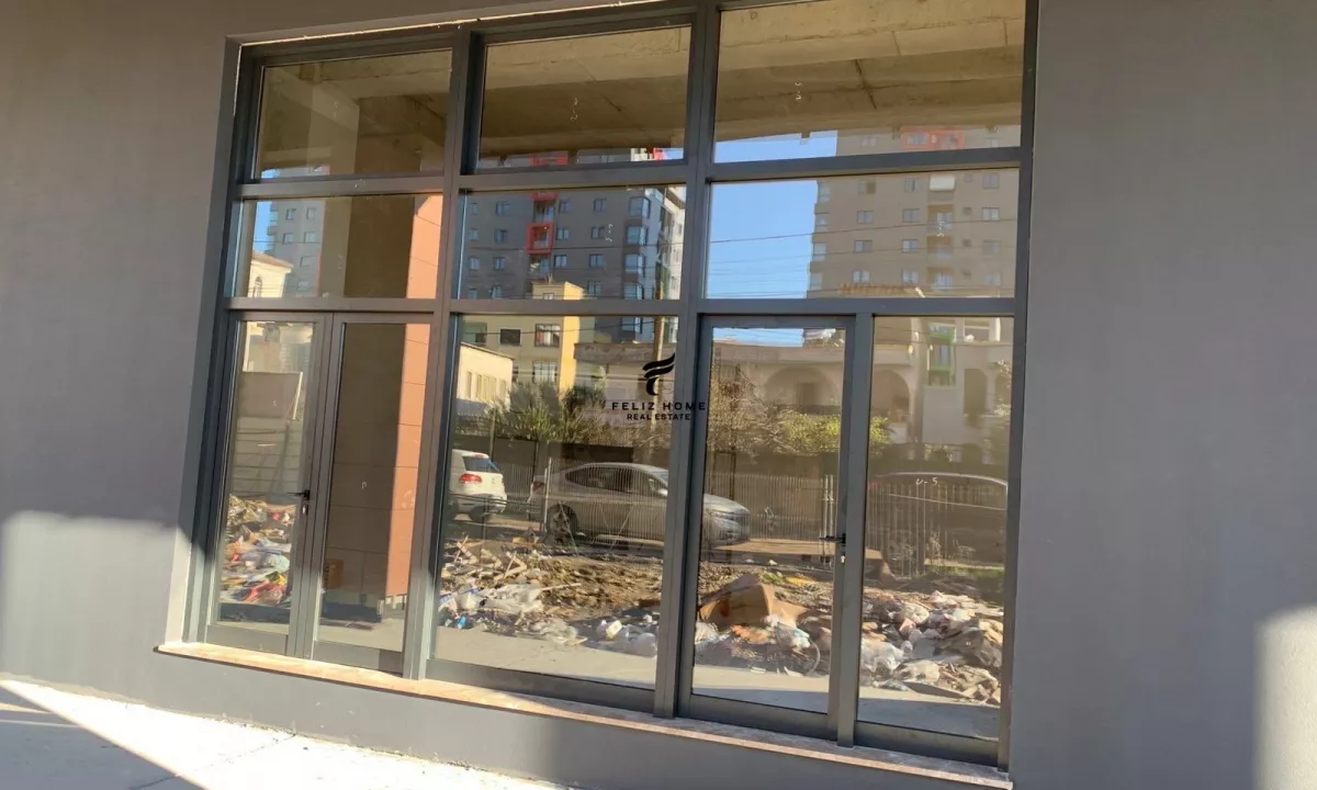 DYQAN ME QERA 45 M2 FUSHA AVIACIONIT 600 EURO