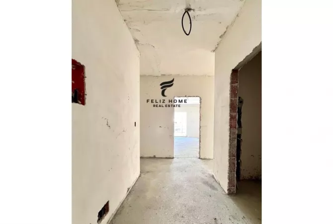 Shtepi ne shitje Apartament ne Tirane, 3+1, Mobilimi Bosh, pa mobiluar, Pagesa 425,000  Euro.