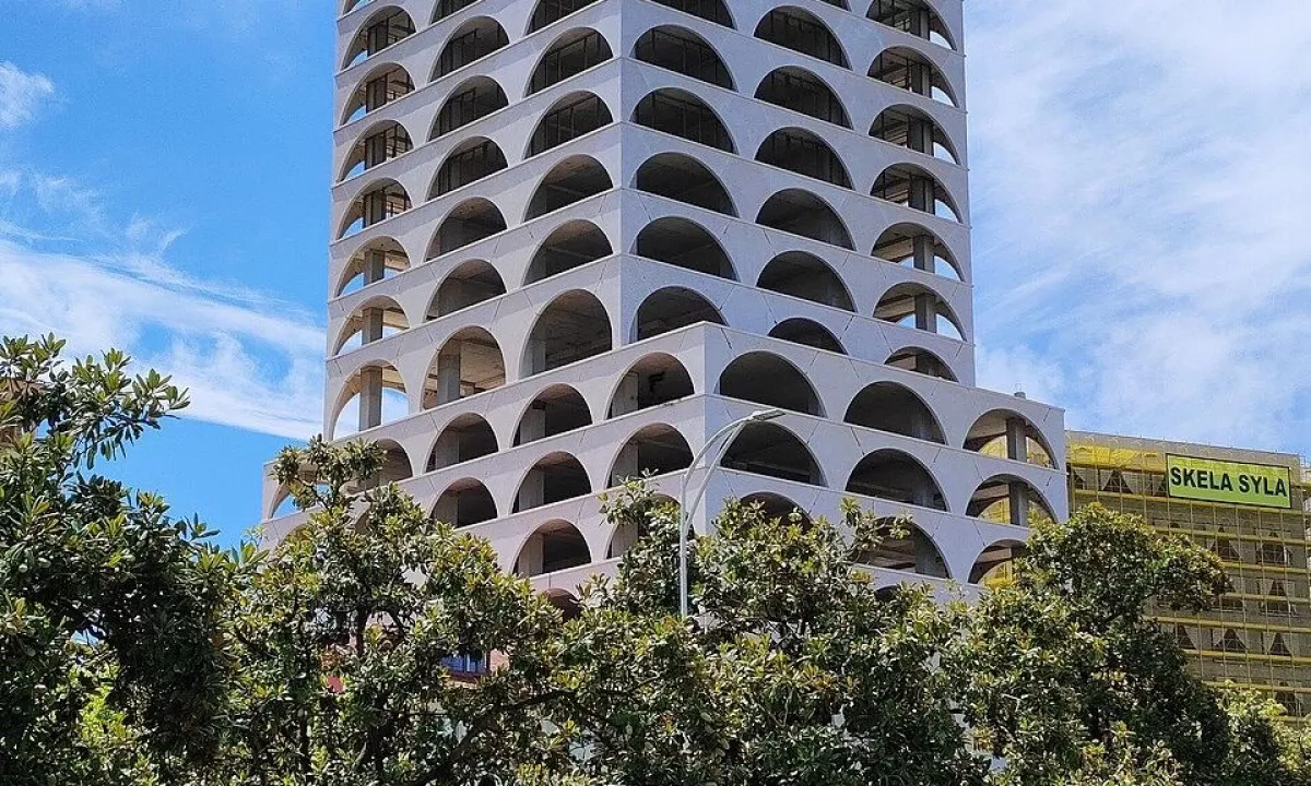 SHITET ZYRE 470 M2 SHESHI SKENDERBEJ 2.700.000 EURO