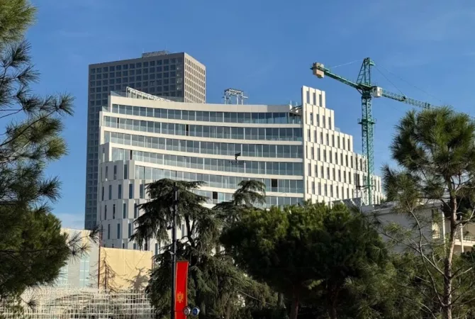 Business Property in Sale 3+1 in Tirana - 3,200,000 Euro