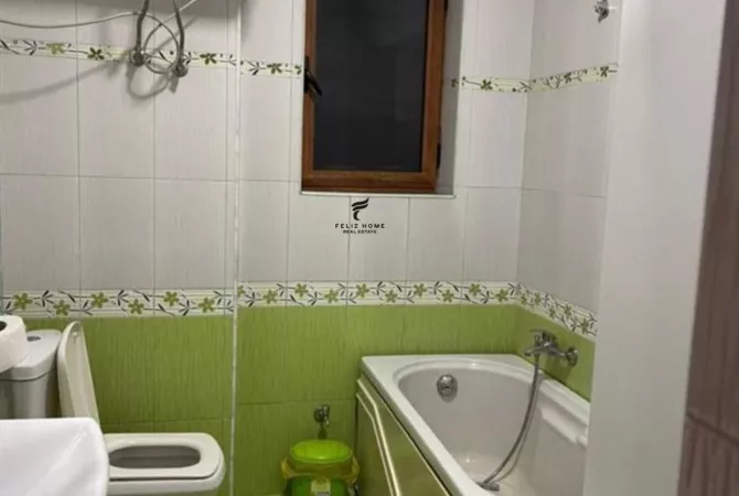 Shtepi ne shitje Apartament ne Tirane, 3+1, Mobilimi E mobiluar, Pagesa 228,000  Euro.