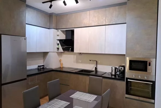 Shtepi me qera Apartament ne Tirane, 2+1, Mobilimi E mobiluar, Pagesa 1,250  Euro.