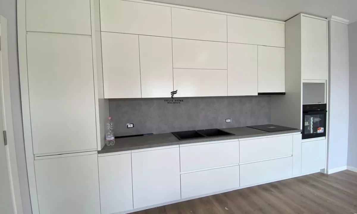 ZYRE ME QERA 90 M2 ISH STACIONI TRENIT 55.000 LEKE