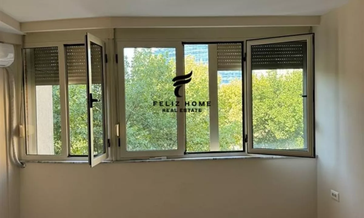 ZYRE ME QERA 80 M2 QENDER 1200 EURO